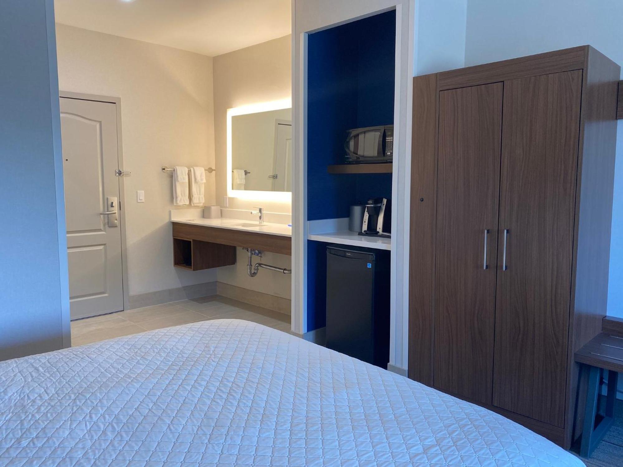 Holiday Inn Express & Suites Mountain View Silicon Valley By Ihg Екстер'єр фото