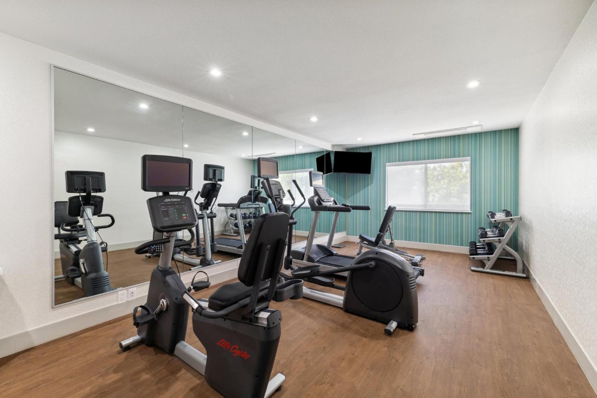 Holiday Inn Express & Suites Mountain View Silicon Valley By Ihg Екстер'єр фото