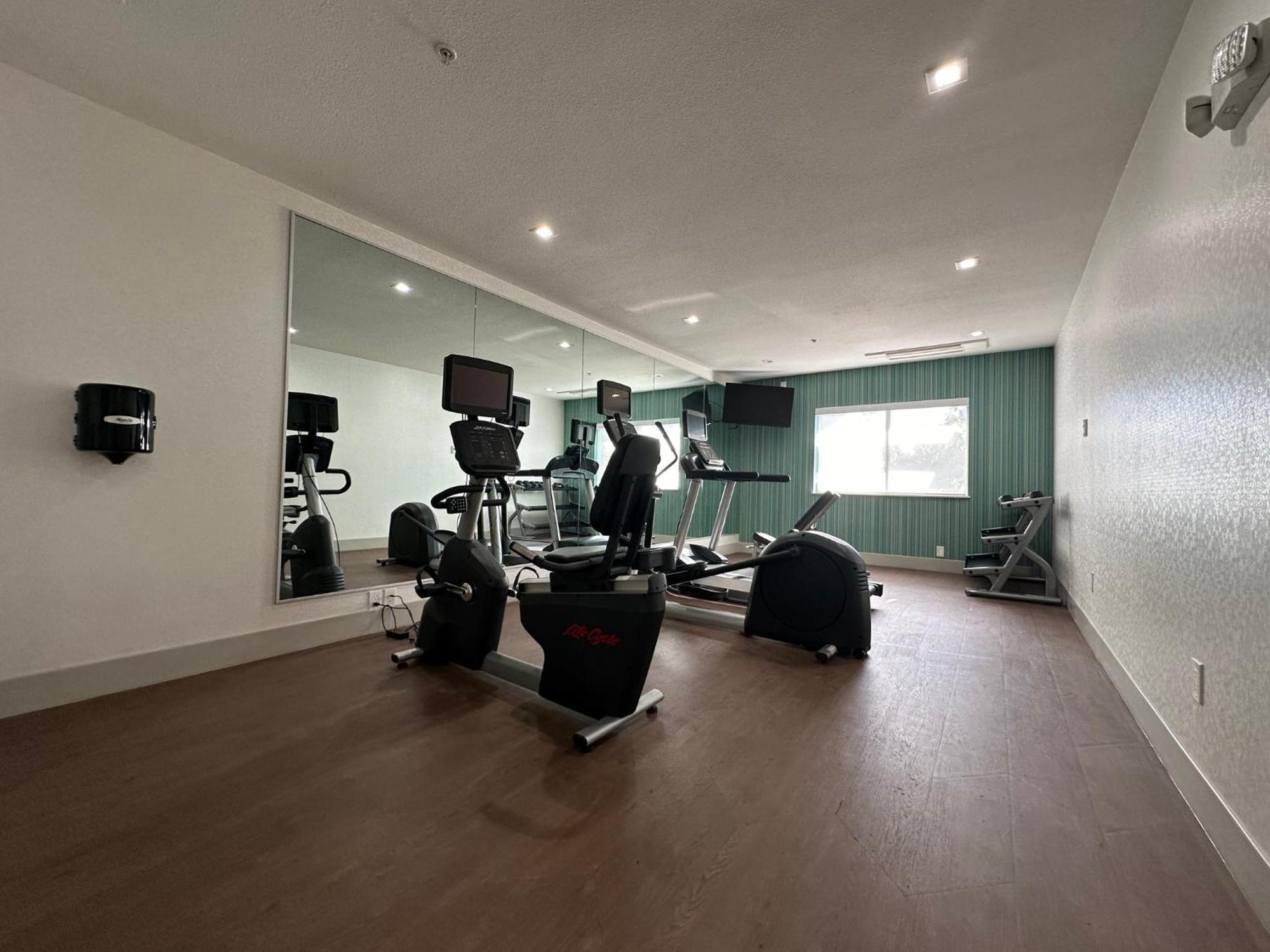Holiday Inn Express & Suites Mountain View Silicon Valley By Ihg Екстер'єр фото